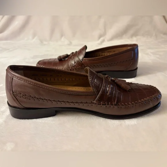 Florsheim Crocodile Pattern Brown Loafers - Picture 4 of 10